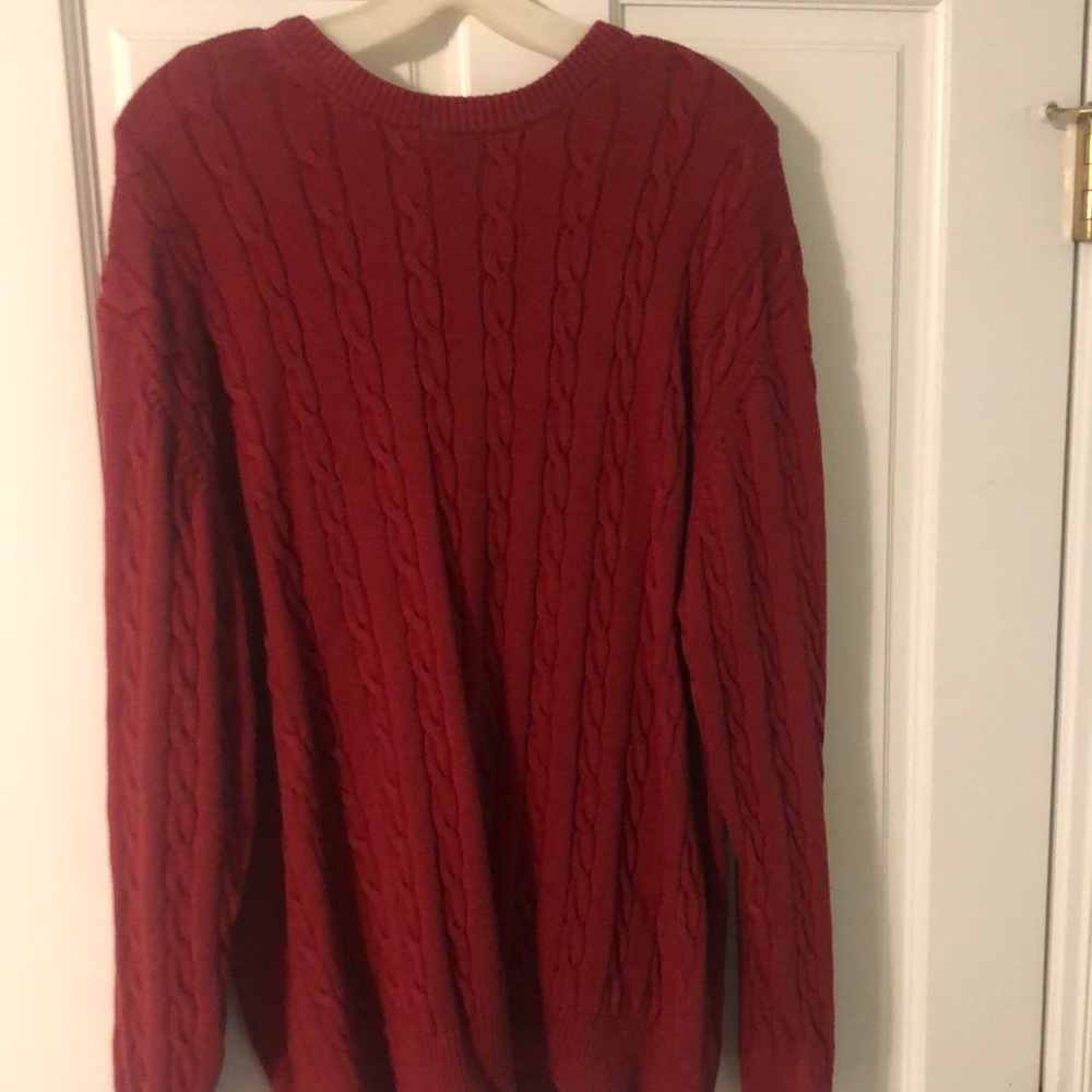 Round tree and Yorke sweater